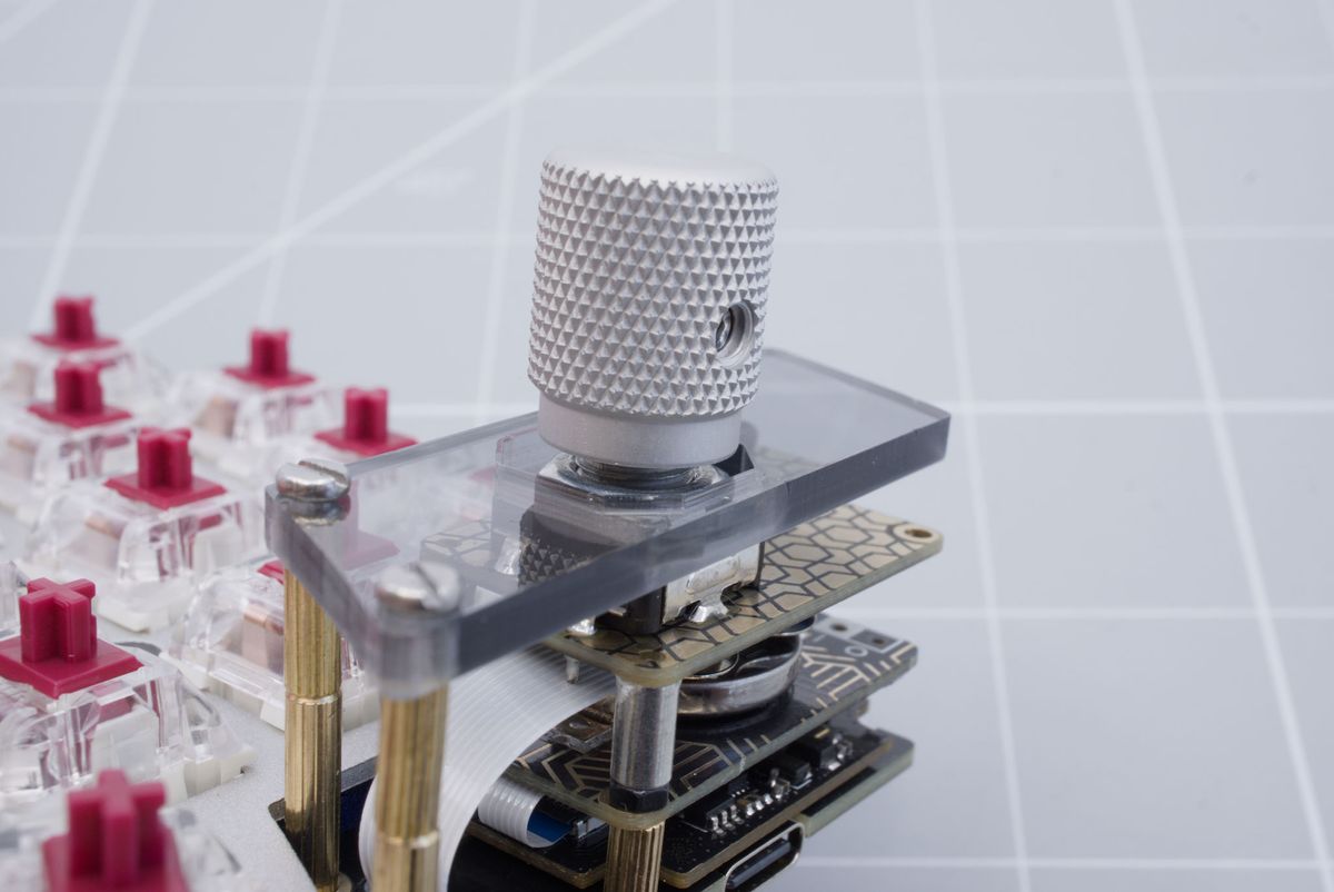 Encoder knob on top of the encoder shaft