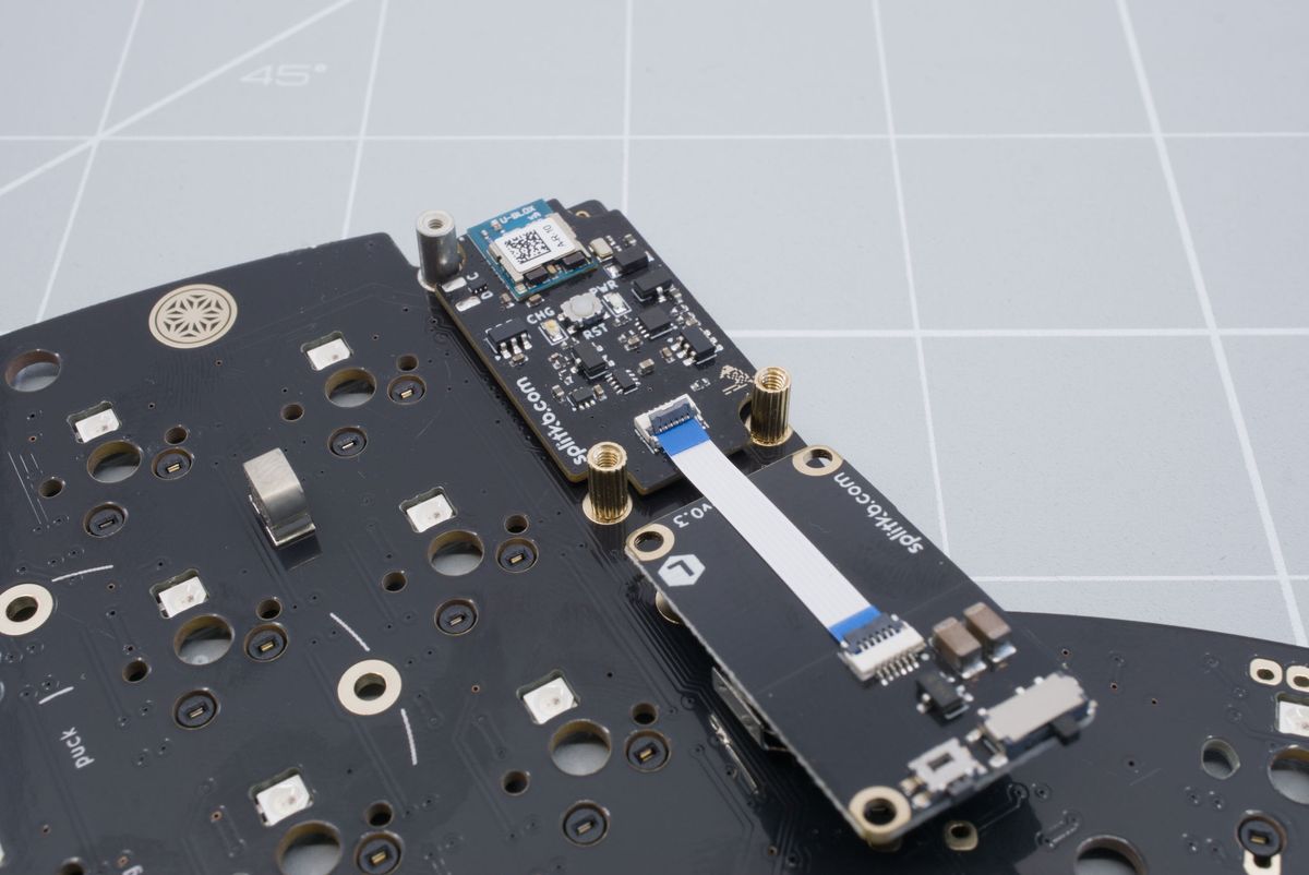 Inserting the FFC cable