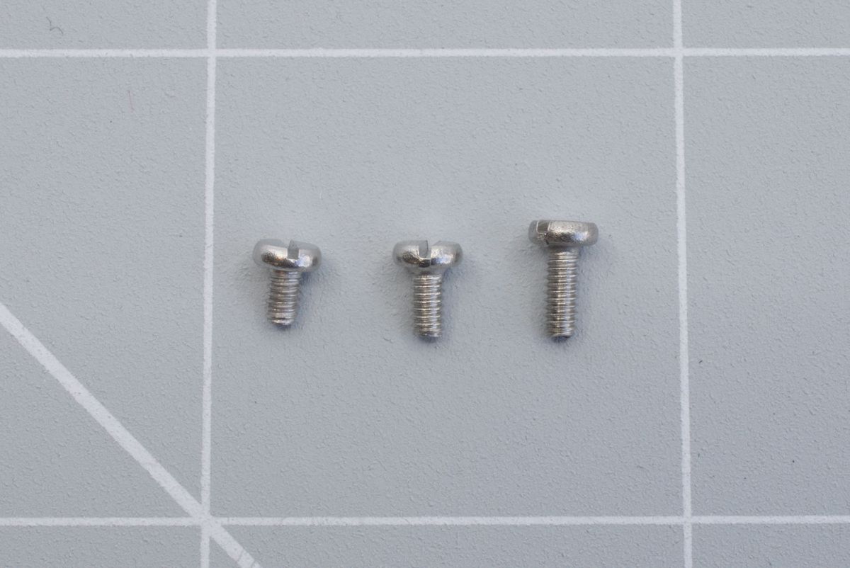 Flathead screws (left to right): 3mm, 4mm and 5mm