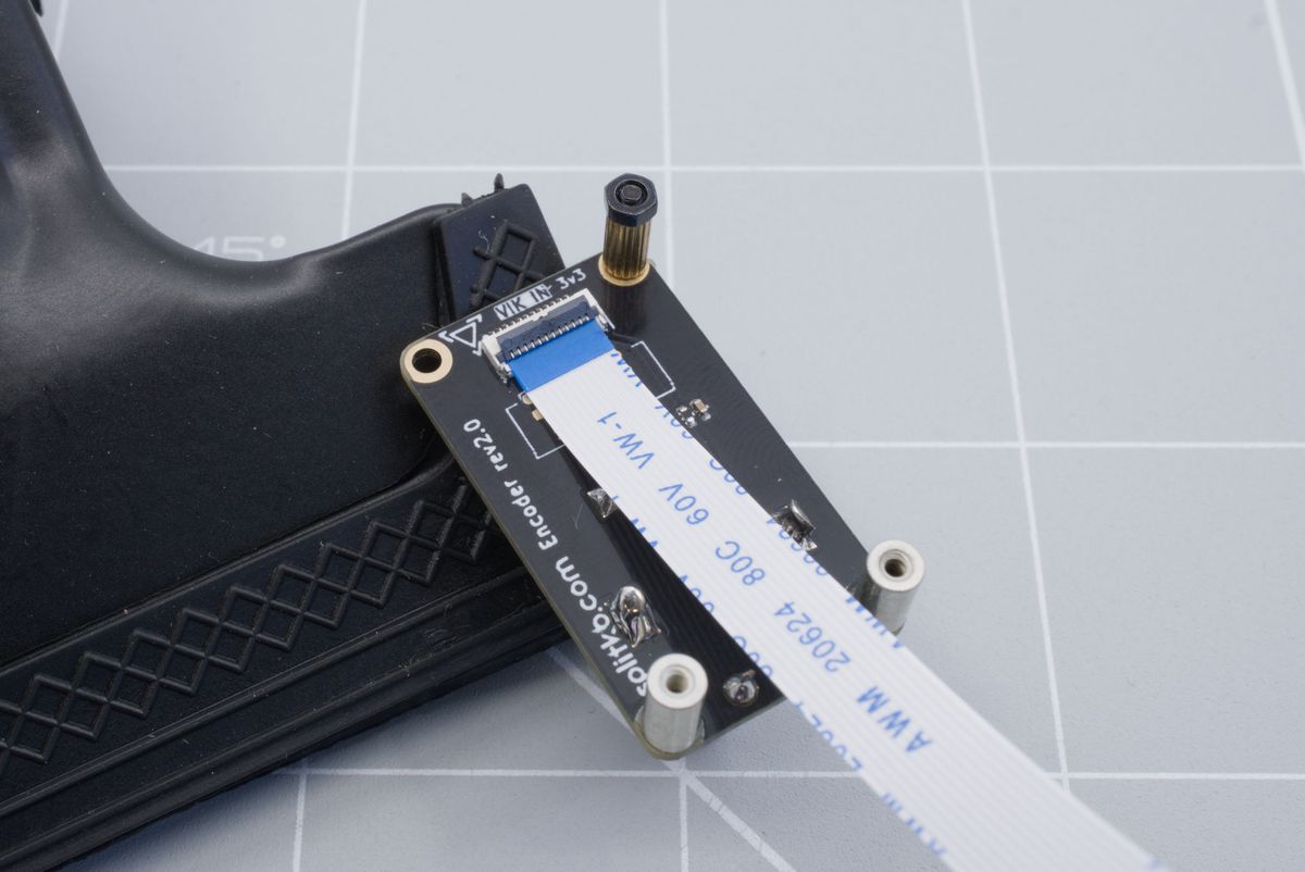 Inserting the flat cable